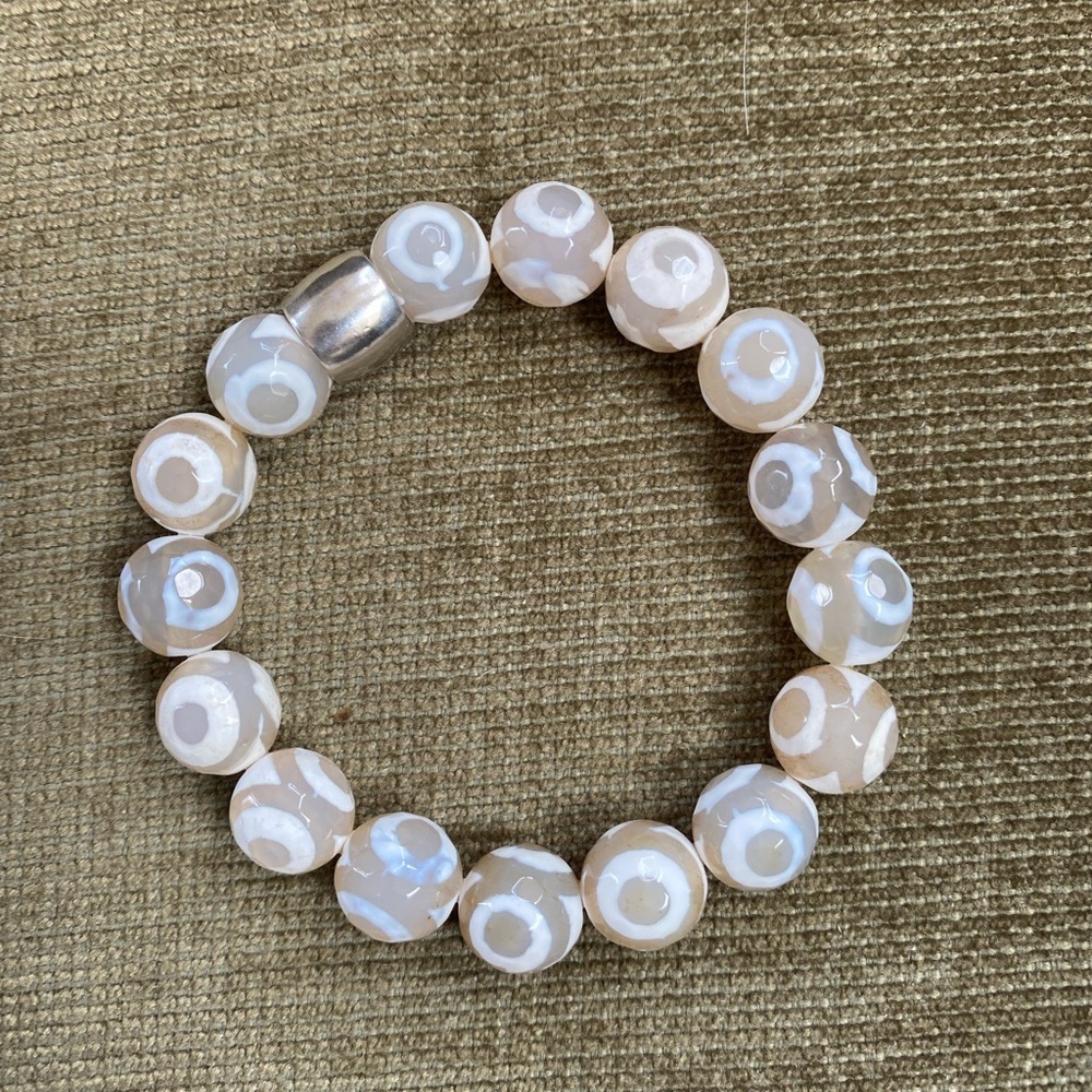 Silpada Elegant Cream and White “Safari” Beaded Bracelet B3007 - Picture 3 of 7